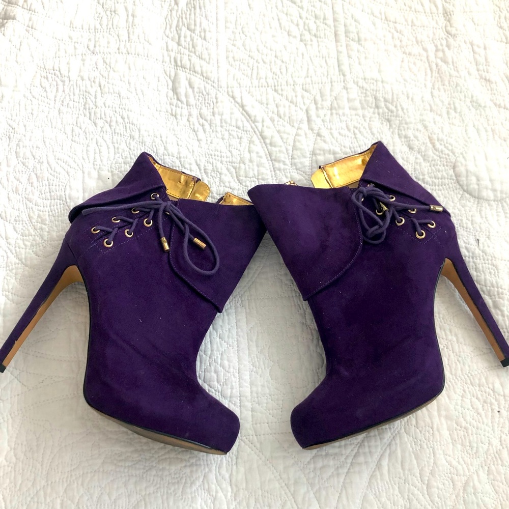 Ankle boots. Purple . Thalia Sodi brand